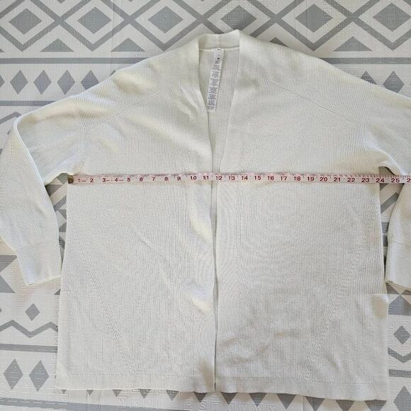 Lululemon Side Slit Sweater Wrap Size 6 in Lemon Sorbet - Picture 4 of 5